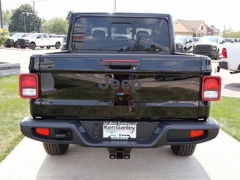 New 2025 Jeep Gladiator Sport image 32