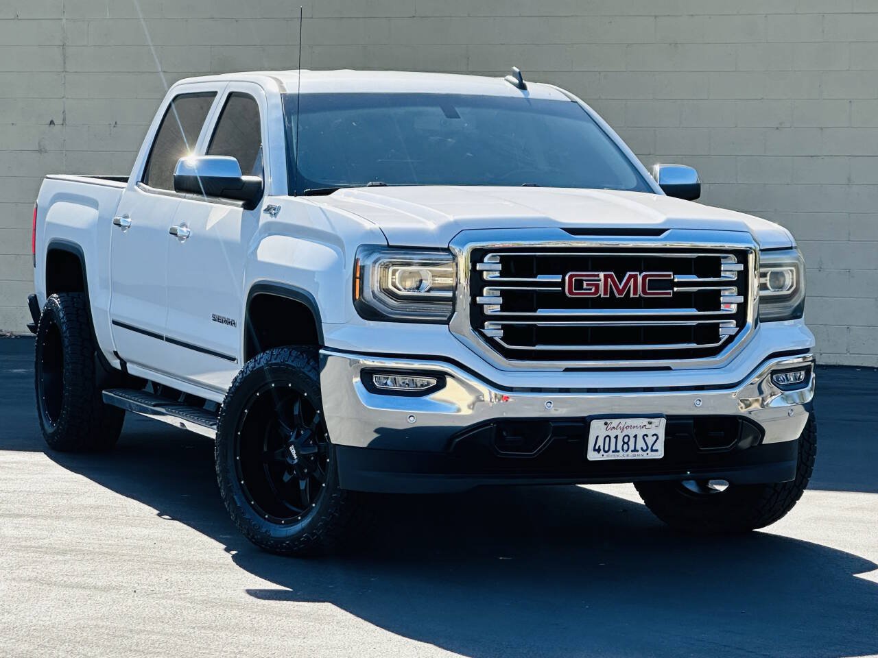 Used 2016 GMC Sierra 1500 SLT w/ SLT Preferred Package AWD/4WD image 1