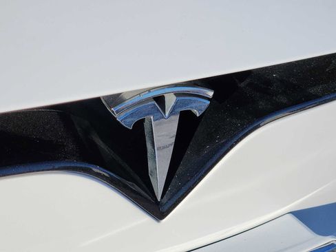 Used 2023 Tesla Model S image 29