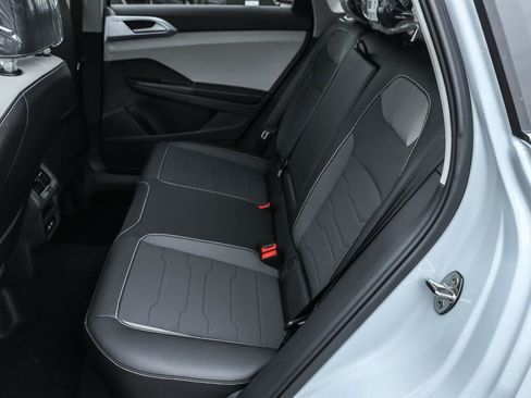 New 2026 Volkswagen Taos SE AWD/4WD image 34