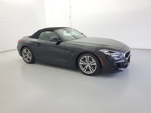 Used 2025 BMW Z4 sDrive30i image 4