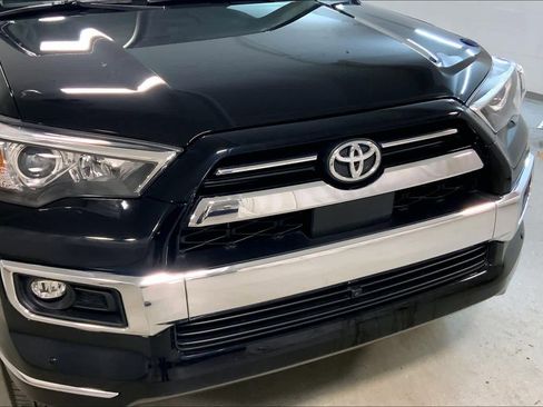 Used 2022 Toyota 4Runner Limited AWD/4WD image 32