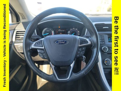 Used 2015 Ford Fusion SE w/ Equipment Group 201A FWD image 12