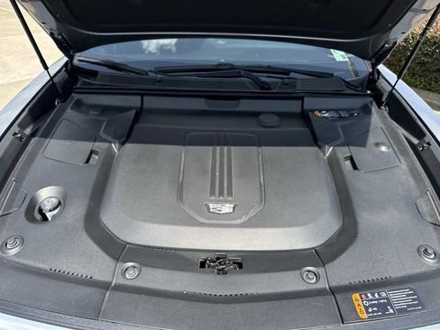 Used 2024 Cadillac Lyriq Luxury w/ LPO, Floor Liner Package AWD/4WD image 8