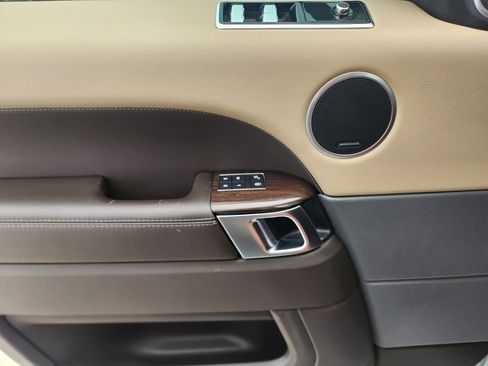 Used 2018 Land Rover Range Rover Sport HSE image 22