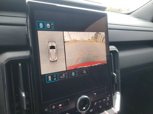 Used 2024 GMC Acadia AT4 image 27