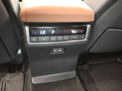 Certified 2024 Lexus GX 550 w/ Accessory Package (31) AWD/4WD image 18