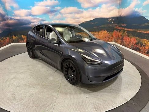 Used 2022 Tesla Model Y Performance AWD/4WD image 1