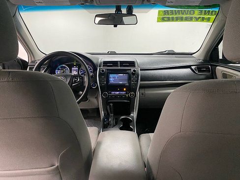 Used 2015 Toyota Camry LE image 25