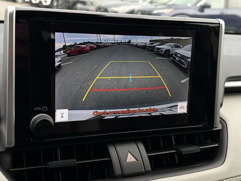 Used 2024 Toyota RAV4 XLE AWD/4WD image 19