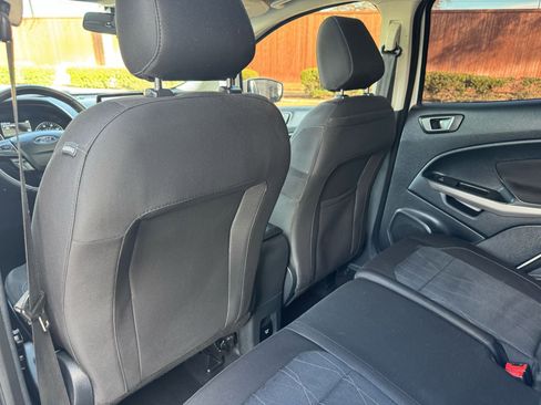 Used 2020 Ford EcoSport SE w/ SE Convenience Package image 28