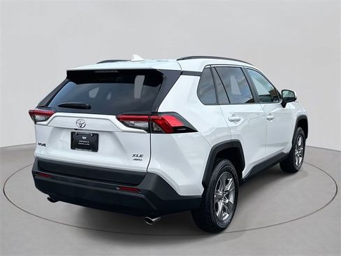 Used 2024 Toyota RAV4 XLE image 5