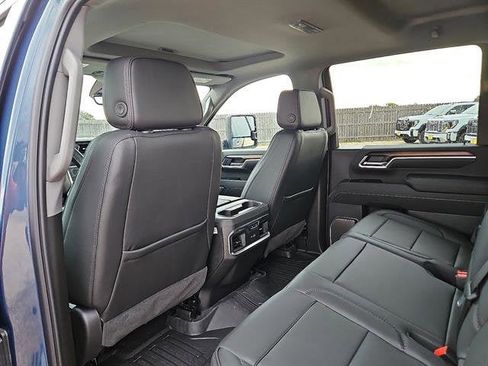 New 2026 GMC Sierra 2500 Denali w/ Denali Reserve Package image 12