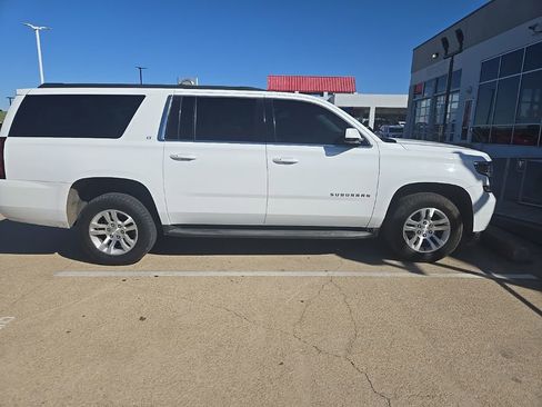 Used 2018 Chevrolet Suburban LT image 10