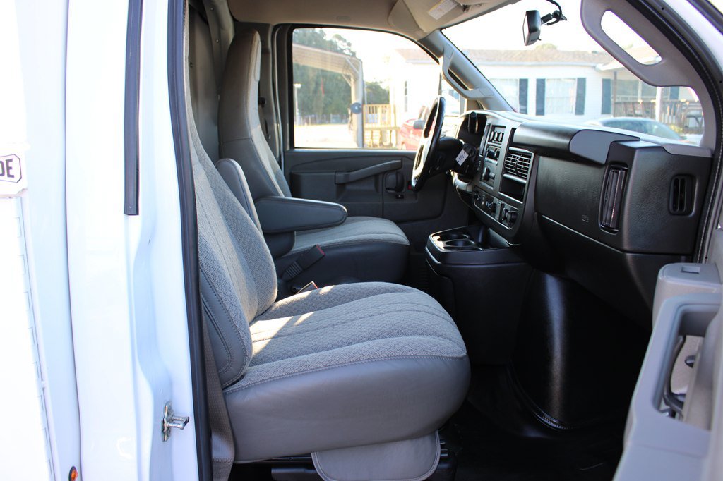 Used 2022 Chevrolet Express 3500 w/ Power Convenience Package RWD image 25