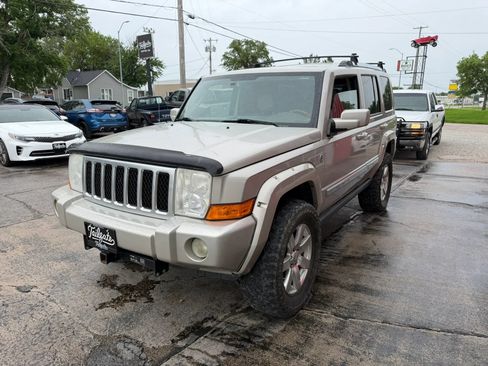 Used 2007 Jeep Commander Overland AWD/4WD image 4