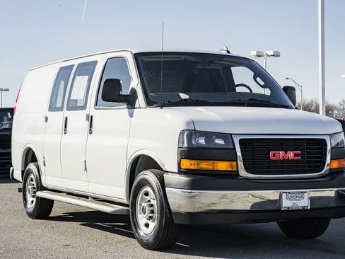 Used 2023 GMC Savana 2500 image 1