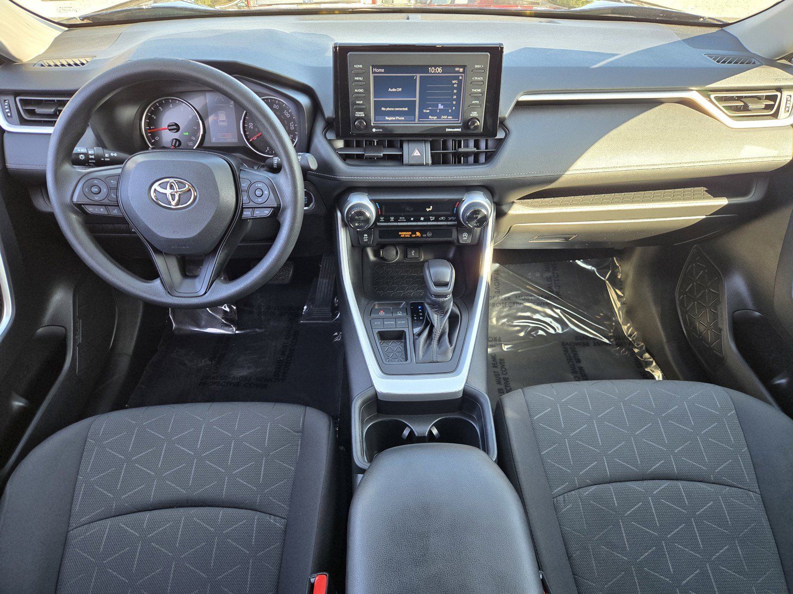Used 2021 Toyota RAV4 XLE w/ Convenience Package FWD image 14