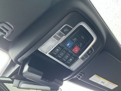 Used 2022 RAM 1500 Laramie AWD/4WD image 39