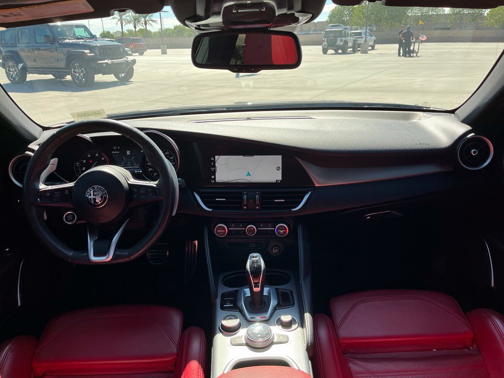 Used 2023 Alfa Romeo Giulia Veloce RWD image 12
