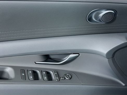 New 2026 Hyundai Elantra Blue image 18