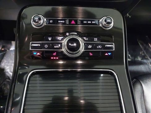 Used 2023 Lincoln Nautilus Standard w/ Premium Package image 21