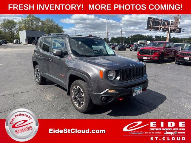 Used 2017 Jeep Renegade Trailhawk w/ Premium Trailhawk Package AWD/4WD image 1