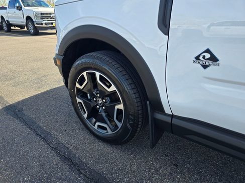 Used 2022 Ford Bronco Sport Outer Banks w/ Tech Package AWD/4WD image 9