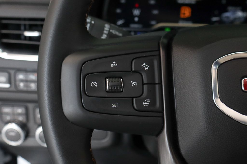 Used 2024 GMC Yukon AT4 w/ Technology Package AWD/4WD image 24