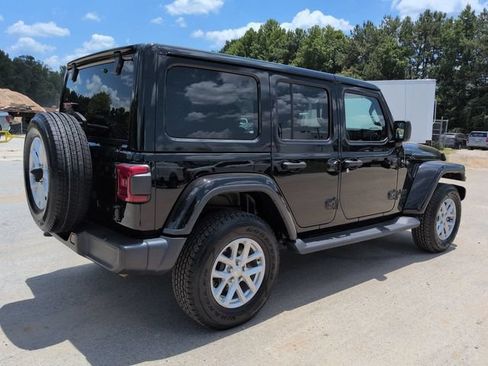 Used 2020 Jeep Wrangler Unlimited Sahara AWD/4WD image 4