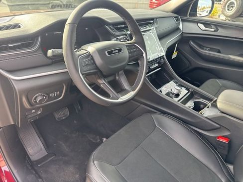 New 2025 Jeep Grand Cherokee L Altitude image 14
