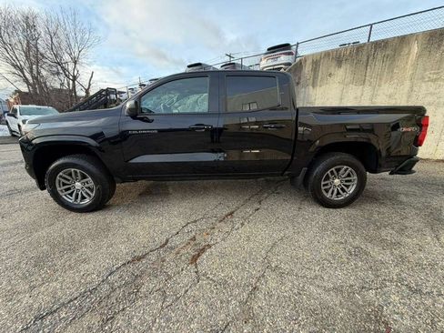 Used 2023 Chevrolet Colorado LT AWD/4WD image 3
