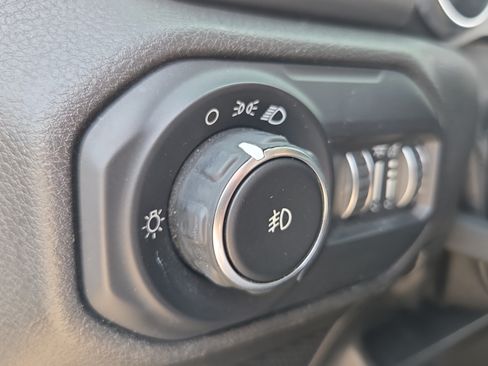 Used 2021 Jeep Wrangler Sport AWD/4WD image 26