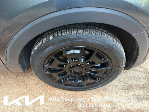 Certified 2021 Kia Telluride EX w/ EX Premium Package AWD/4WD image 14