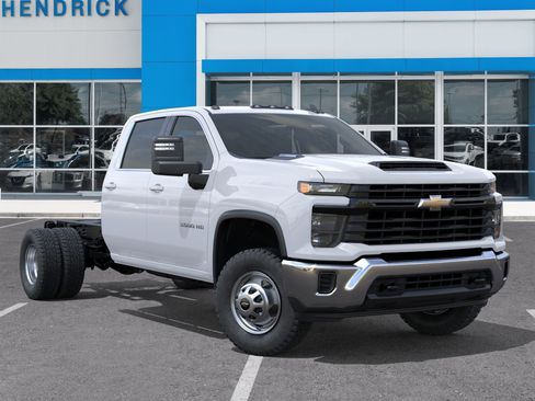 New 2026 Chevrolet Silverado 3500 W/T image 9