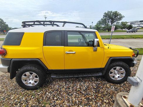 Used 2007 Toyota FJ Cruiser 4WD image 7