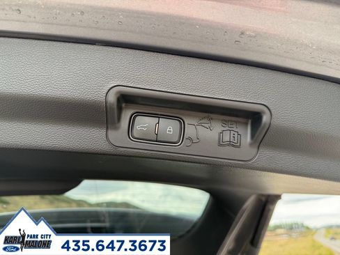 Used 2022 Ford Explorer ST-Line w/ Class IV Trailer Tow Package AWD/4WD image 35
