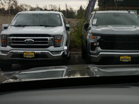 Certified 2024 Volkswagen Atlas SEL Premium R-Line image 28