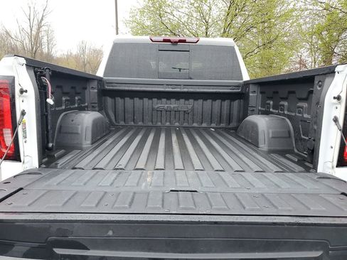 Used 2022 GMC Sierra 1500 AT4 w/ AT4 Premium Package image 9