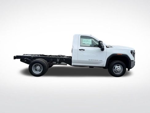 New 2026 GMC Sierra 3500 Pro w/ Snow Plow Prep Package AWD/4WD image 6