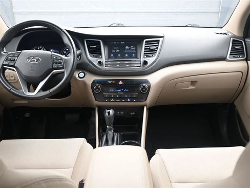 Used 2018 Hyundai Tucson Value w/ Cargo Package FWD image 12