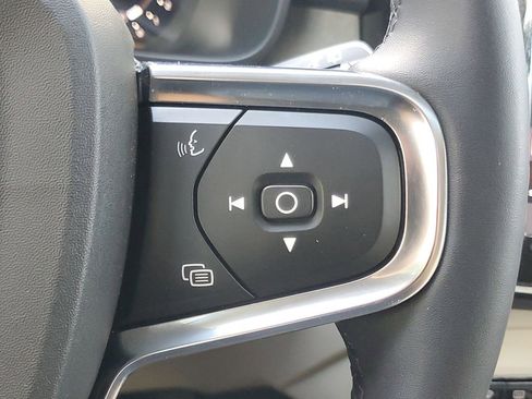 Certified 2023 Volvo XC40 B5 Ultimate w/ Protection Package Premier AWD/4WD image 23