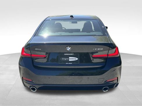Used 2025 BMW 330i xDrive Sedan AWD/4WD image 8