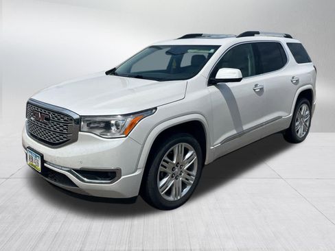 Used 2017 GMC Acadia Denali w/ Technology Package AWD/4WD image 2