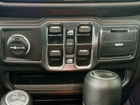 Used 2023 Jeep Wrangler Unlimited w/ 8.4" Radio Group image 25