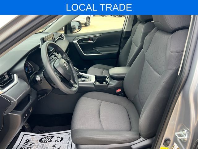 Used 2019 Toyota RAV4 XLE w/ Carpet Mat Package AWD/4WD image 12