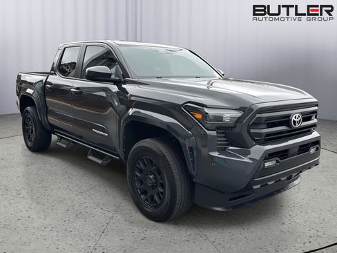 Used 2024 Toyota Tacoma SR5 image 6