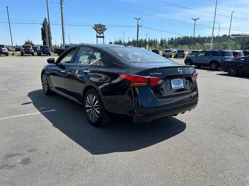 Used 2025 Nissan Altima 2.5 SV FWD image 4