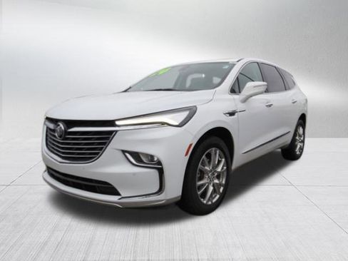 Used 2024 Buick Enclave Essence w/ Experience Buick Package image 4