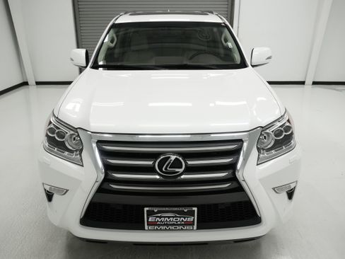 Used 2019 Lexus GX 460 Premium w/ Premium Package AWD/4WD image 2